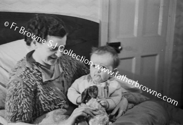 MRS BERNARD MOLLY & CHILDREN